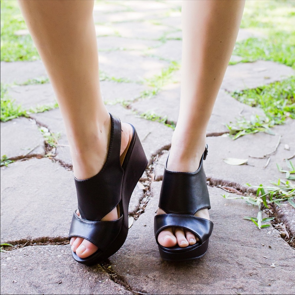 Black Wedges